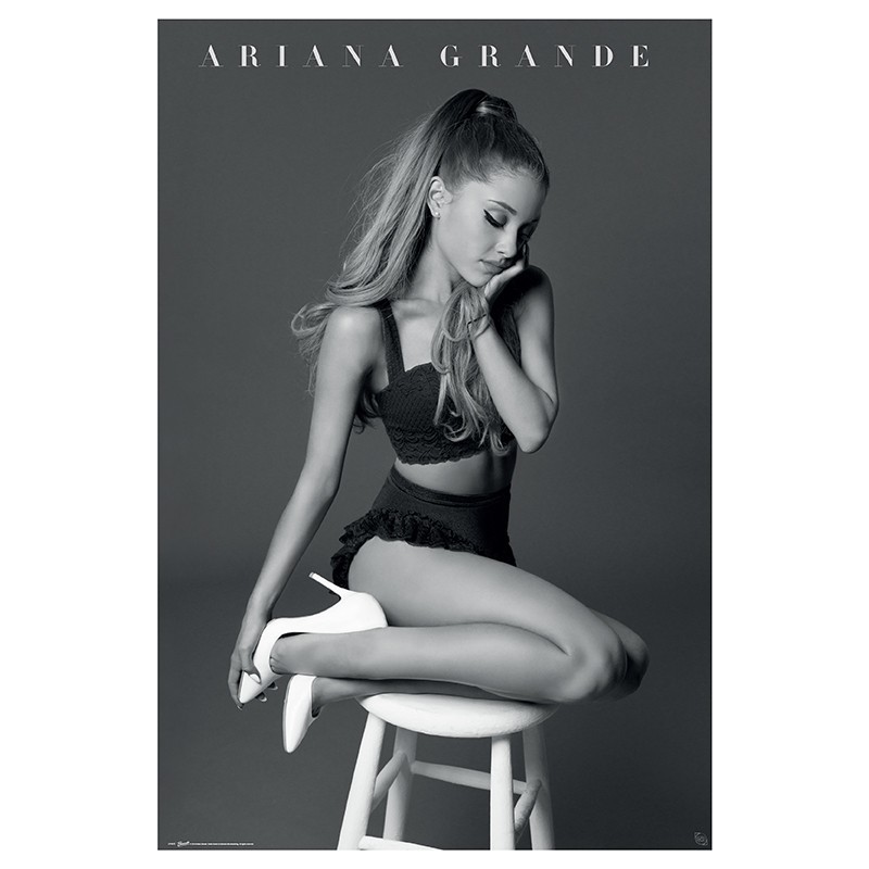 Poster - Assise - Ariana Grande - Roulé et filmé